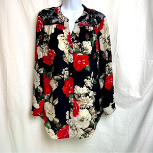 Fig and Flower Blouse Floral with Lace Back‎ & Shoulder Button Up V-Neck Sz. PLg